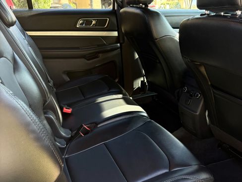 Used 2017 Ford Explorer XLT w/ Equipment Group 202A image 15