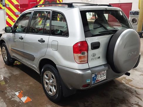 Used 2003 Toyota RAV4 2WD image 4