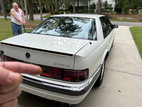 Used 1992 Cadillac Seville FWD image 5