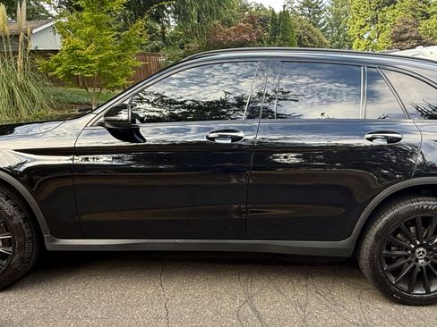 Used 2019 Mercedes-Benz GLC 300 4MATIC image 8