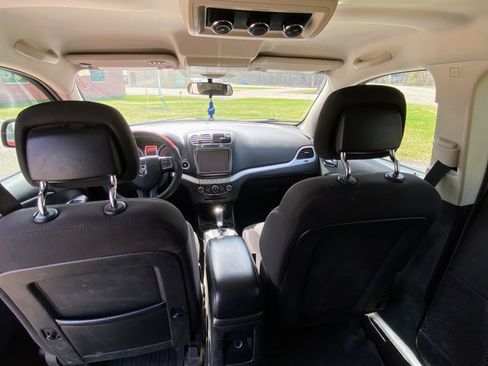Used 2013 Dodge Journey SXT w/ Flexible Seating Group image 11