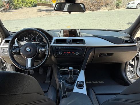 Used 2013 BMW 320i Sedan RWD image 13