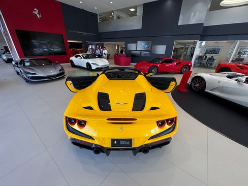 Used 2021 Ferrari F8 Tributo image 13