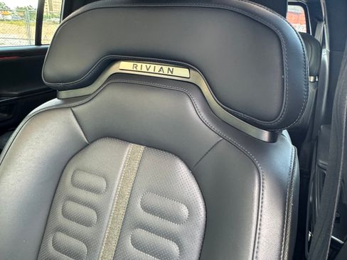 Used 2022 Rivian R1S Launch Edition image 14