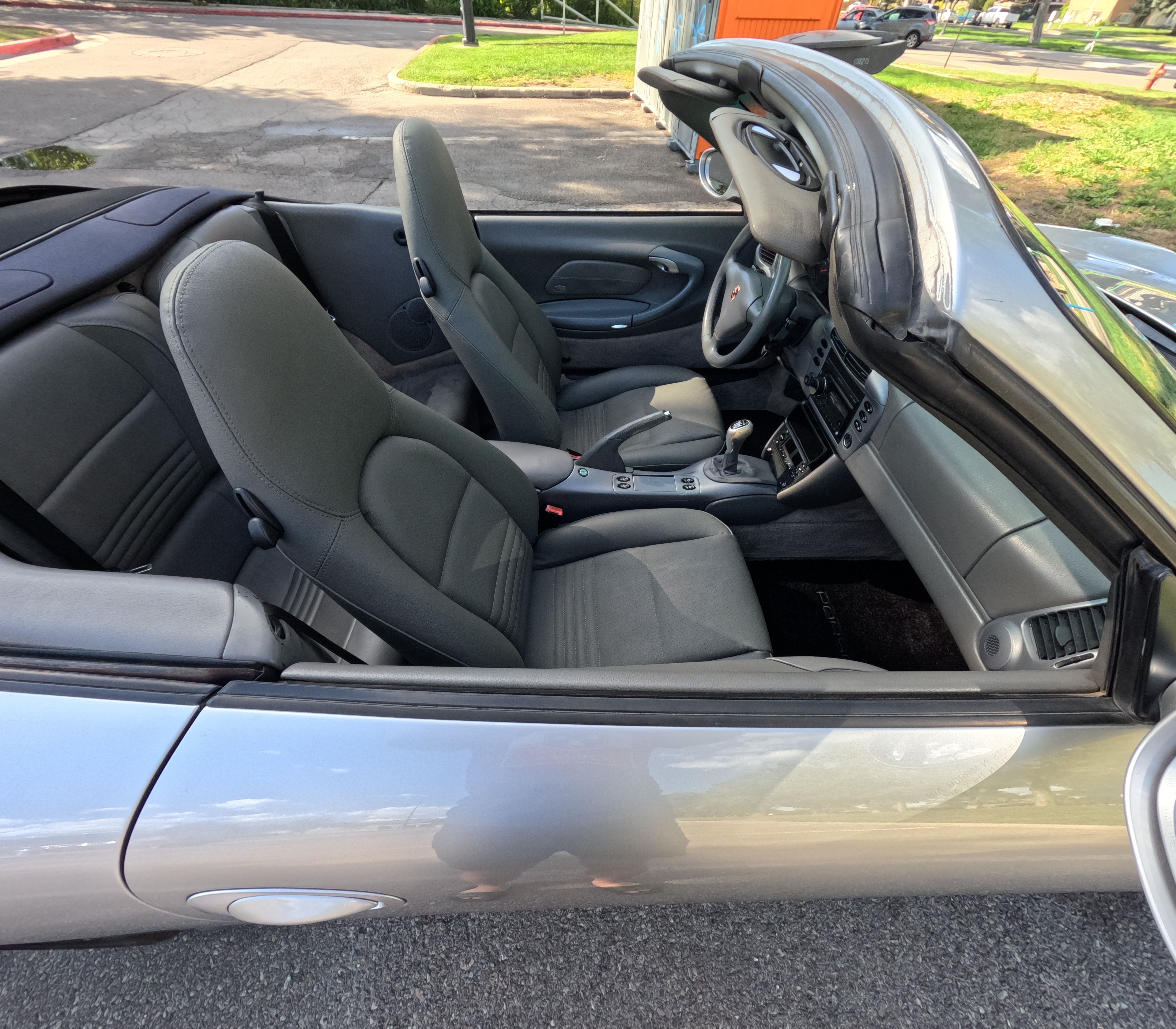 Used 2001 Porsche 911 Cabriolet image 18
