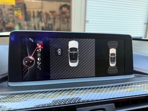 Used 2015 BMW M4 Convertible image 11