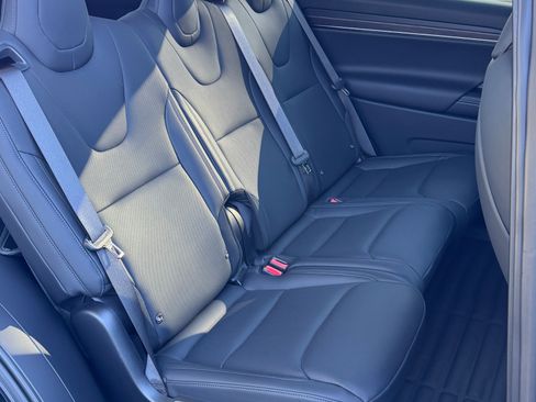 Used 2024 Tesla Model X Standard Sport Utility 4D image 18