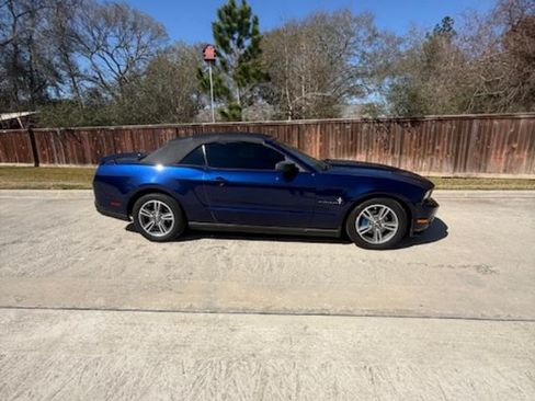 Used 2010 Ford Mustang Premium image 1