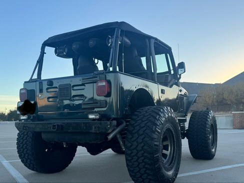 Used 2005 Jeep Wrangler Rubicon w/ Security Group image 13