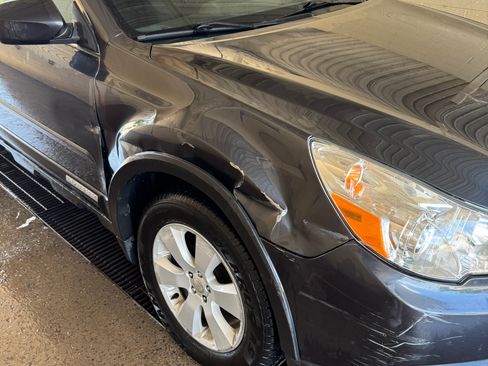 Used 2011 Subaru Outback 2.5i Premium image 6