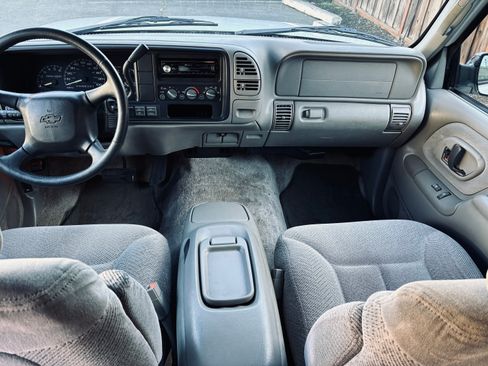 Used 1999 Chevrolet Suburban 4WD w/ Preferred Equipment Group 2 image 13
