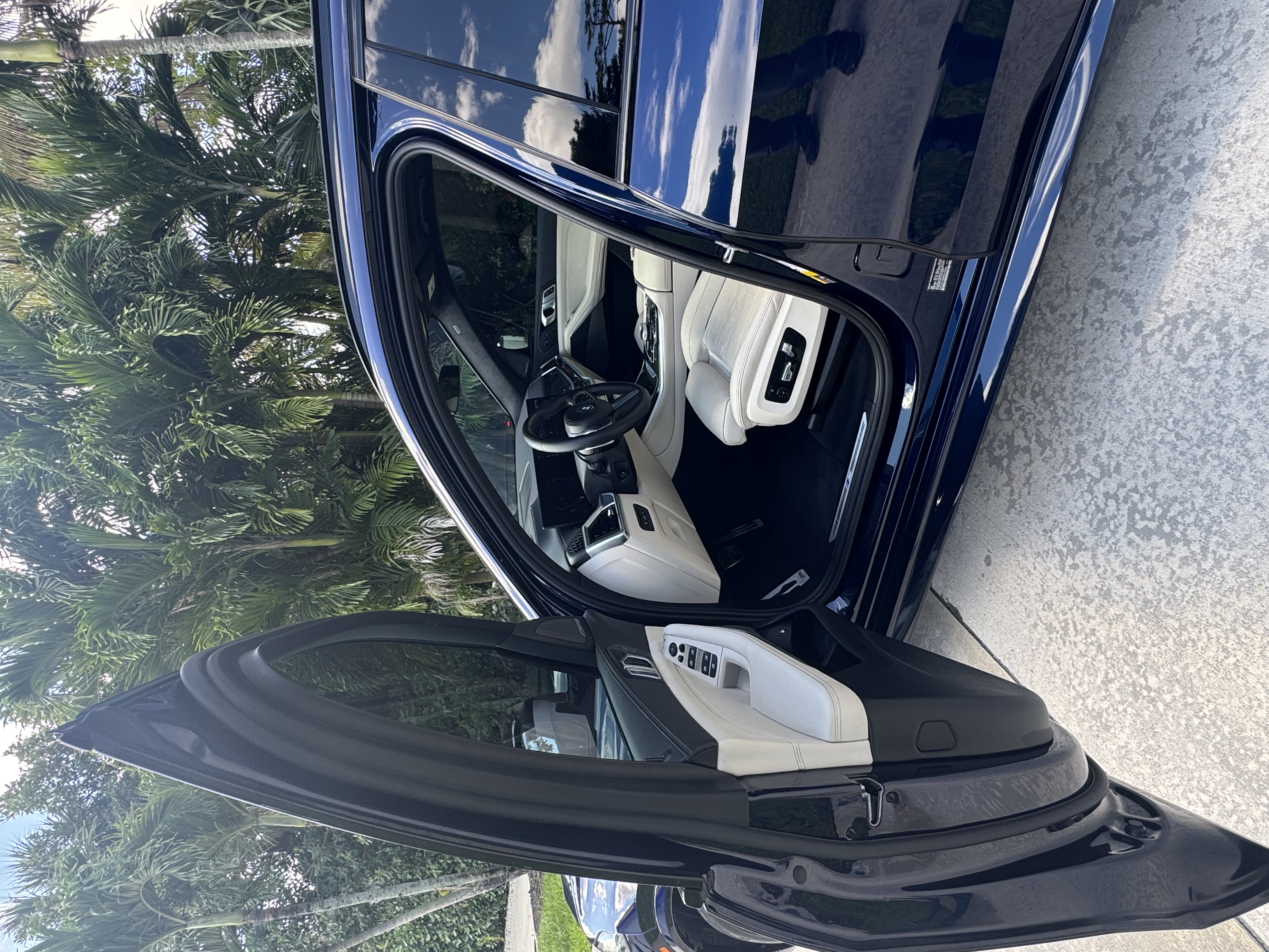 Used 2024 BMW X5 xDrive50e w/ Executive Package AWD/4WD image 22