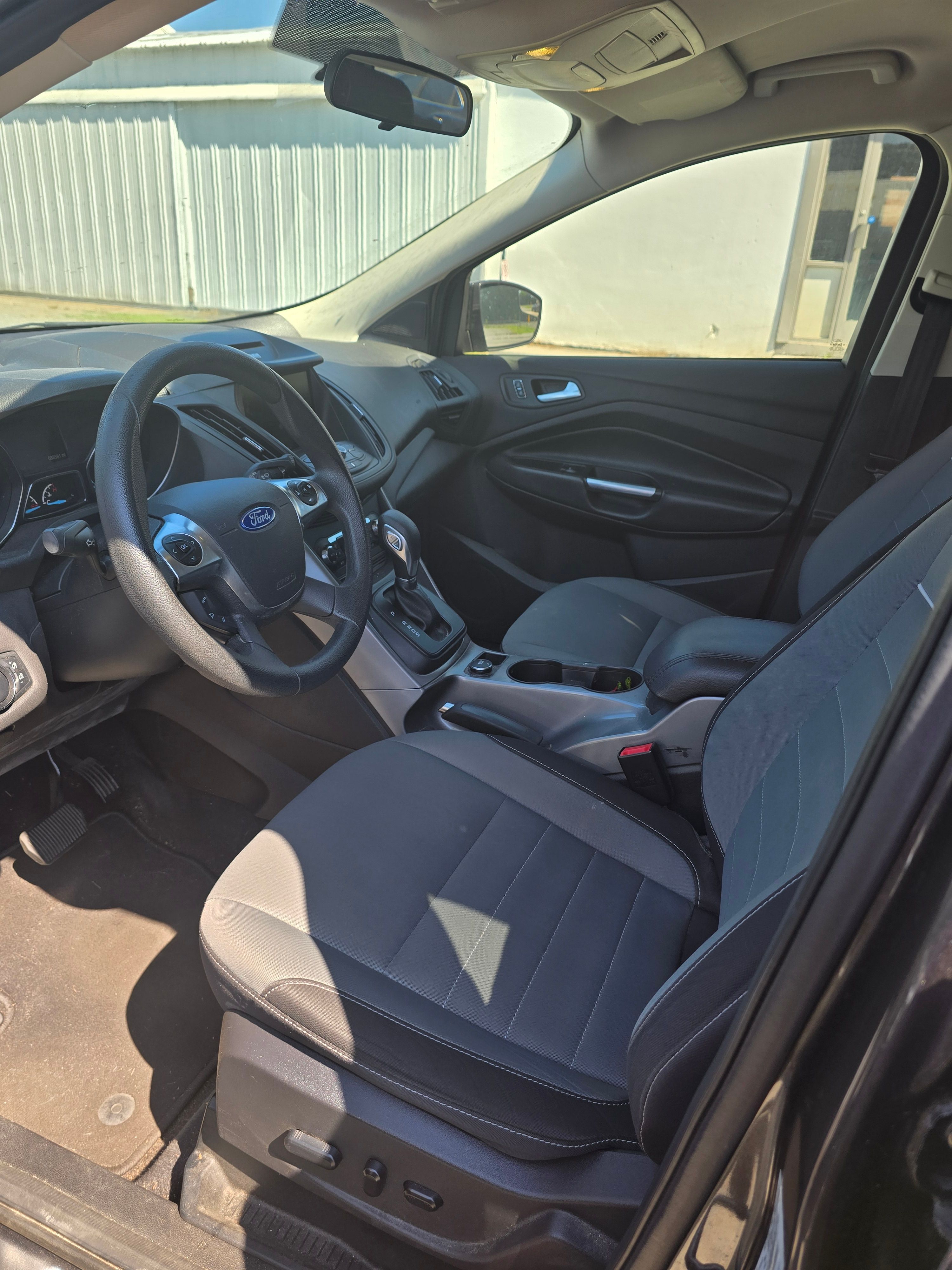 Used 2015 Ford Escape SE w/ Equipment Group 201A FWD image 6