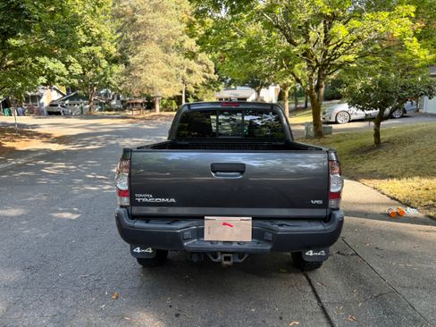 Used 2015 Toyota Tacoma 4x4 Access Cab V6 image 8