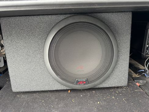 Used 2012 Jeep Wrangler Unlimited Sport image 12