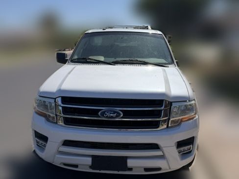 Used 2017 Ford Expedition EL XLT w/ Equipment Group 202A RWD image 11
