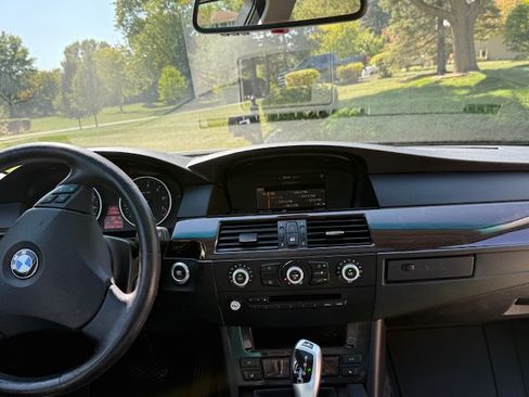 Used 2008 BMW 528i Sedan image 12