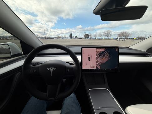 Used 2023 Tesla Model Y Performance image 16