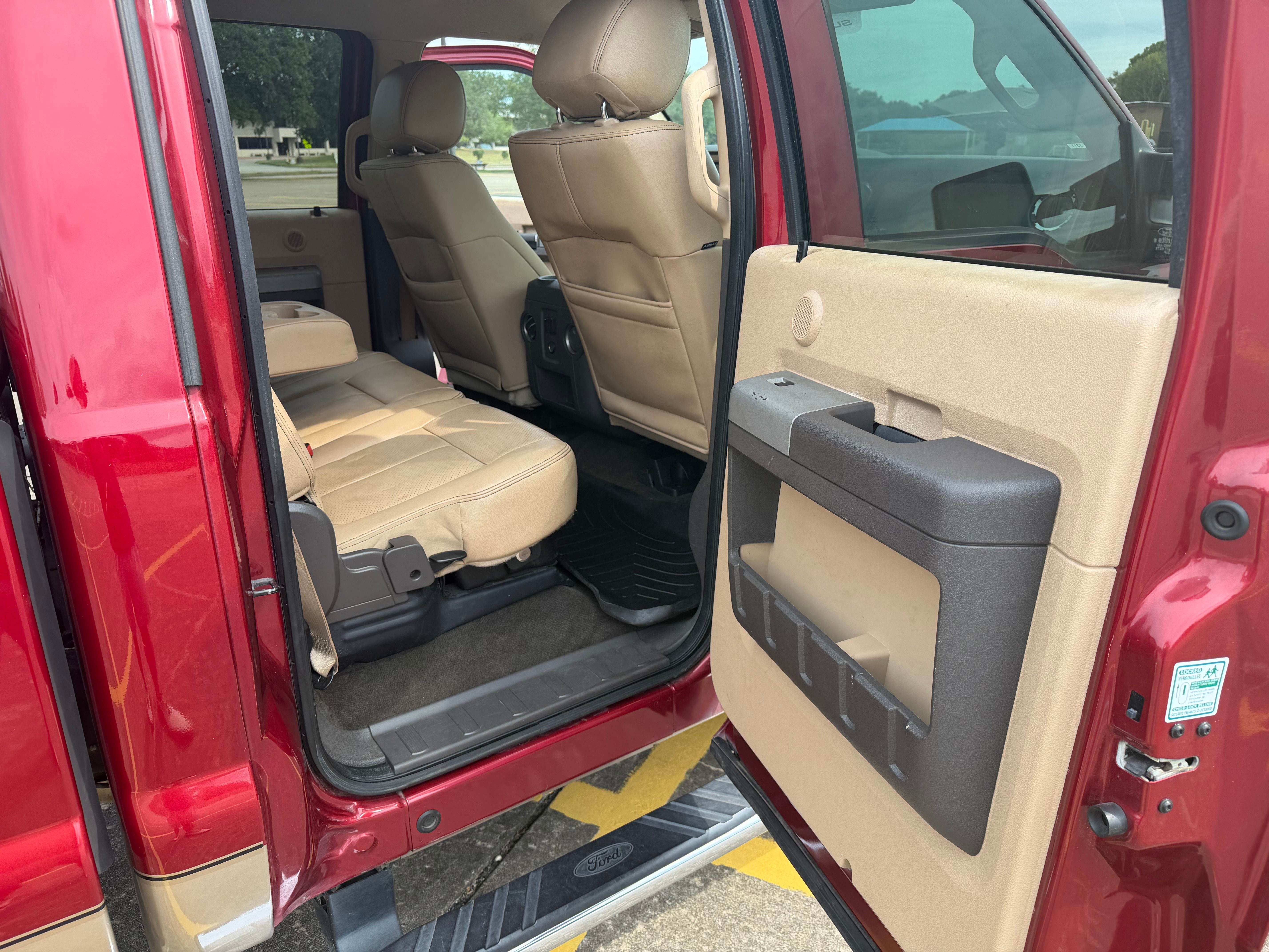 Used 2014 Ford F250 Lariat w/ Lariat Interior Package AWD/4WD image 14
