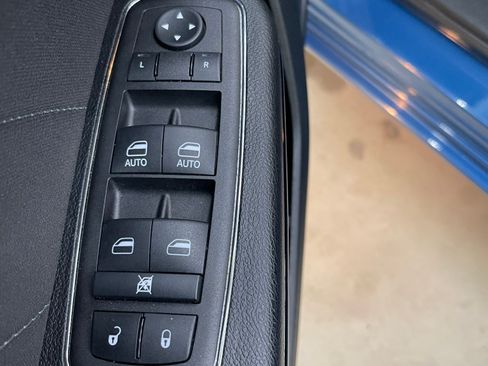 Used 2023 Dodge Charger SXT w/ Blacktop Package image 18