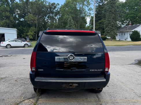 Used 2009 Cadillac Escalade AWD image 4