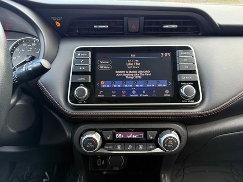 Used 2019 Nissan Kicks SR w/ SR Premium Package image 18