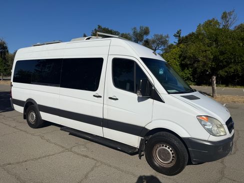 Used 2011 Mercedes-Benz Sprinter 2500 image 5