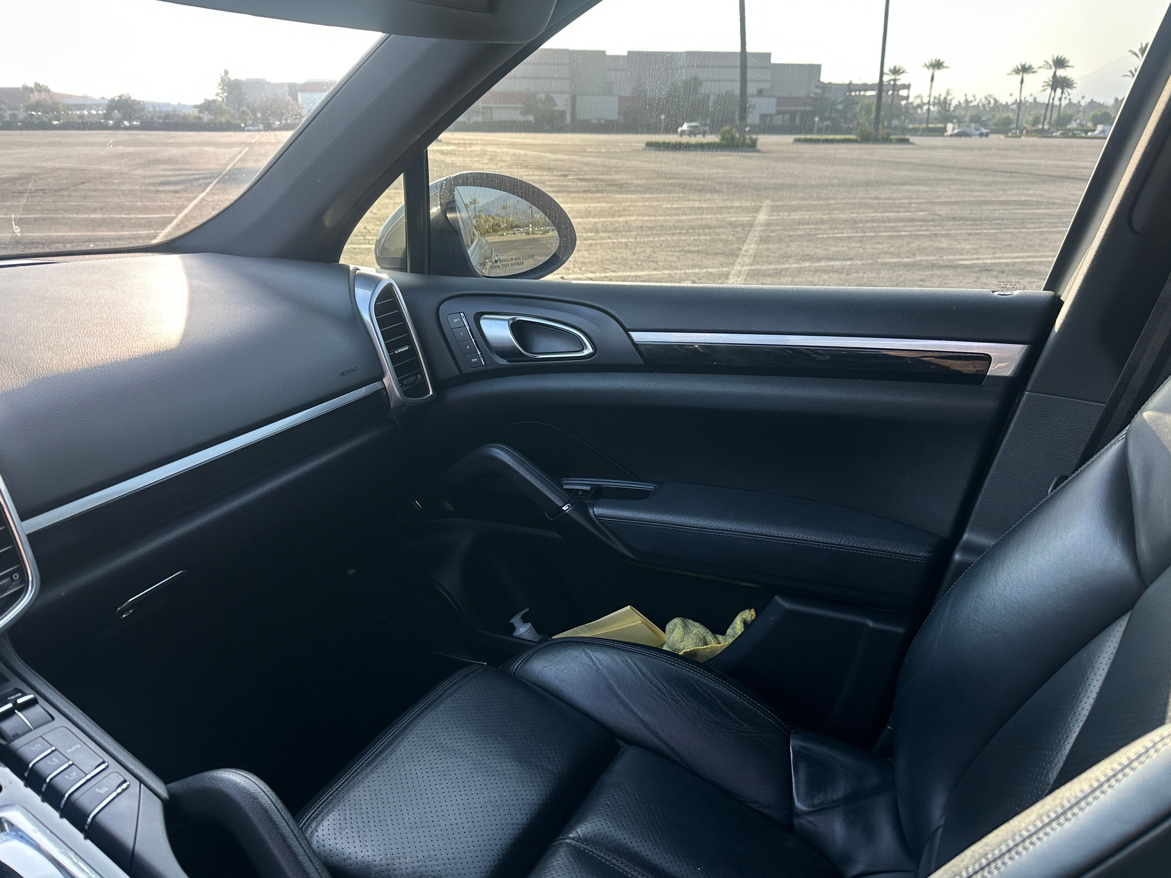 Used 2011 Porsche Cayenne AWD/4WD image 8