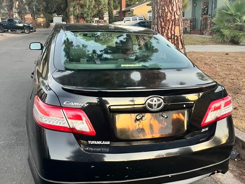 Used 2010 Toyota Camry SE image 11