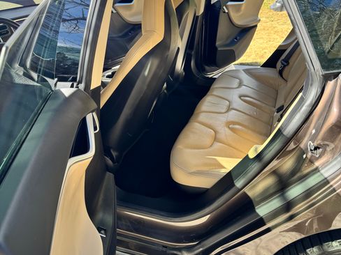 Used 2013 Tesla Model S image 13