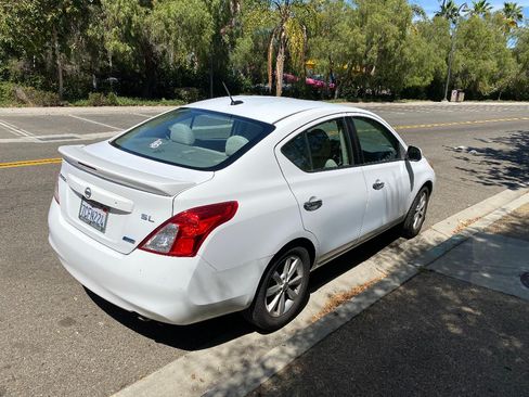 Used 2014 Nissan Versa 1.8 S image 1