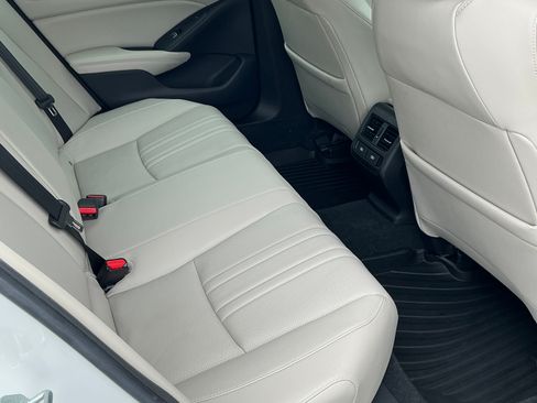 Used 2022 Honda Accord Touring image 11