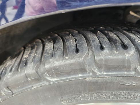 Used 2017 Mercedes-Benz E 400 4MATIC Wagon image 25