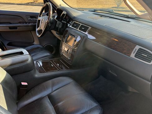 Used 2008 GMC Yukon XL Denali image 15