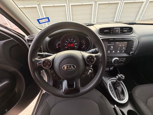 Used 2019 Kia Soul + FWD image 16