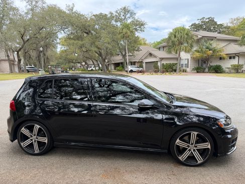 Used 2016 Volkswagen Golf R 4-Door AWD/4WD image 11