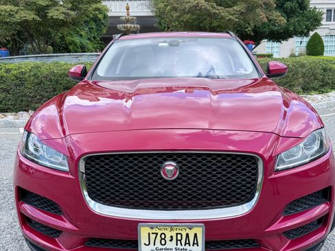 Used 2018 Jaguar F-PACE Premium AWD/4WD image 4