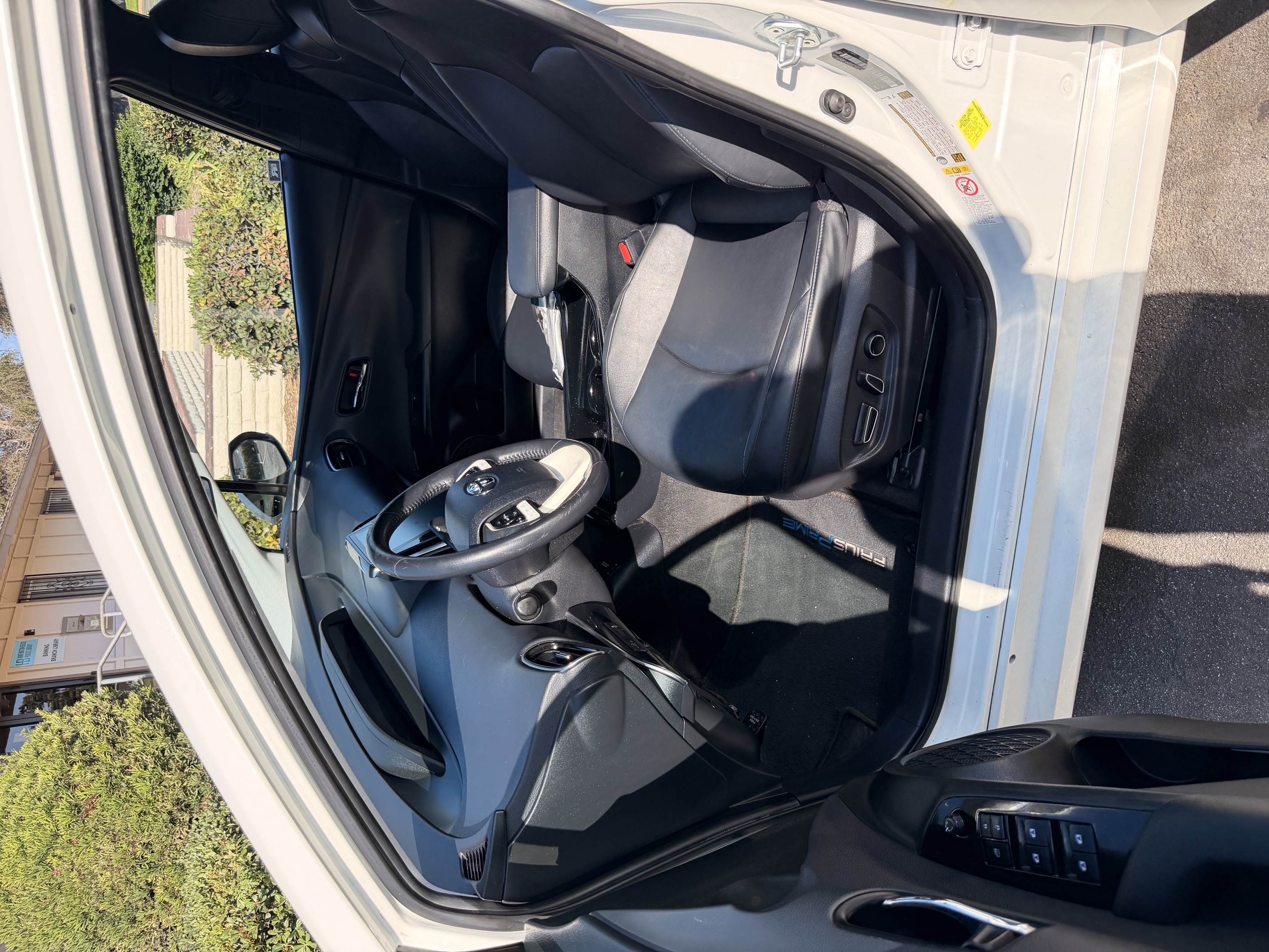 Used 2017 Toyota Prius Prime Premium w/ Carpet Mat Package FWD image 10