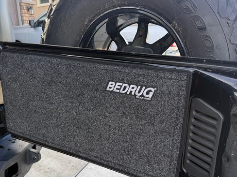 Used 2010 Jeep Wrangler Unlimited Rubicon image 9