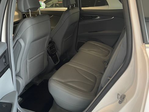 Used 2019 Lincoln Nautilus Reserve w/ Cargo Utility Package AWD/4WD image 10