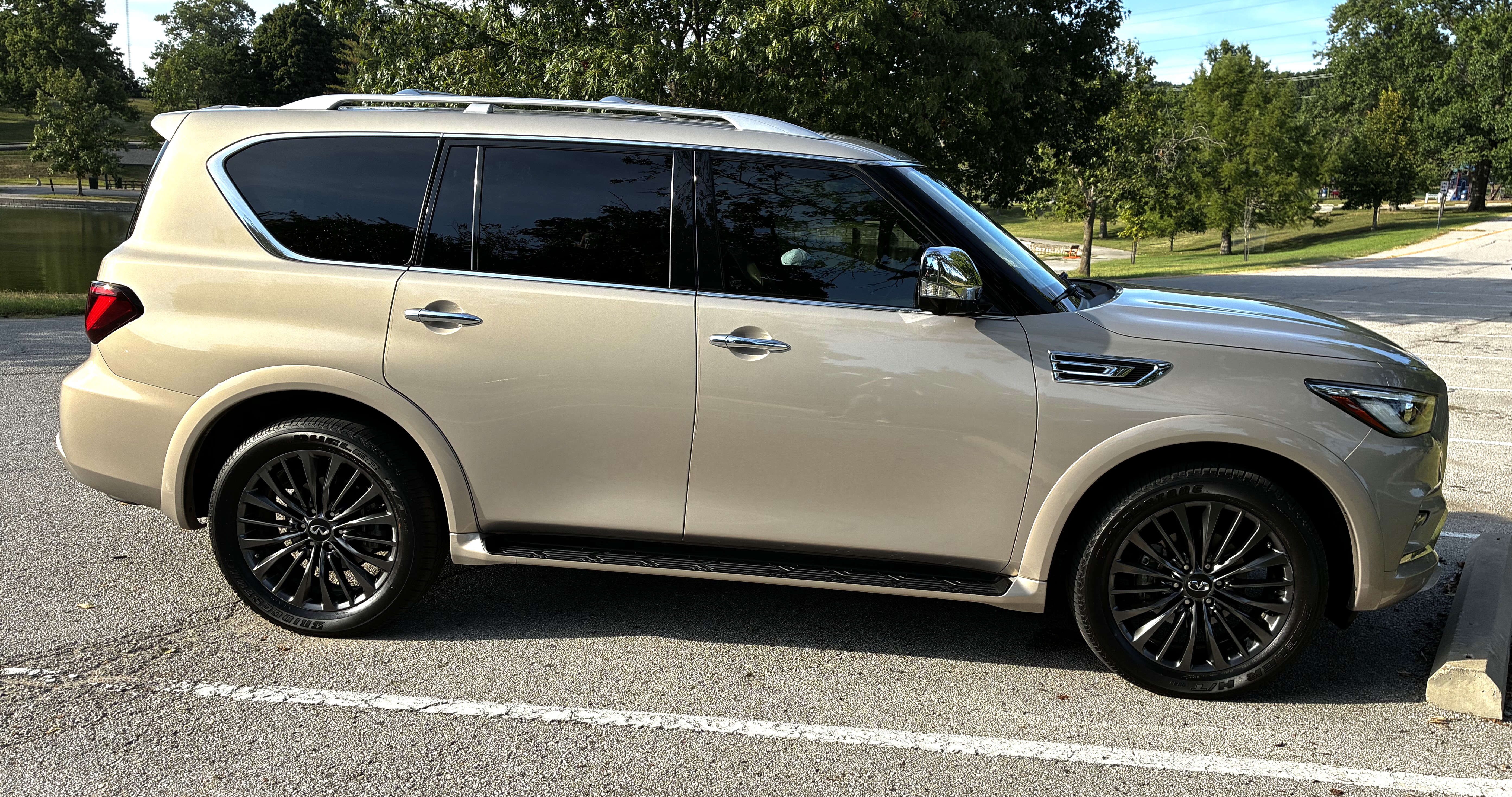 Used 2023 INFINITI QX80 Sensory w/ Cargo Package AWD/4WD image 1