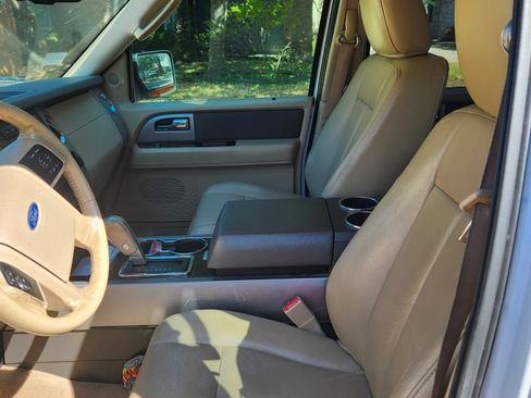 Used 2012 Ford Expedition XLT image 10