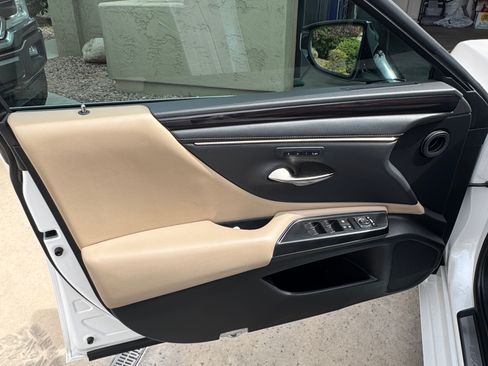 Used 2021 Lexus ES 350 w/ Premium Package FWD image 17