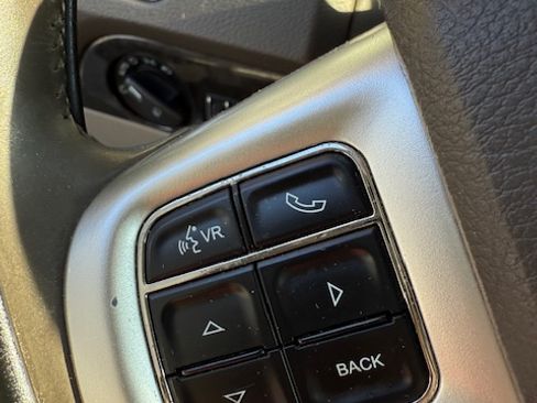 Used 2011 Dodge Durango Crew image 25