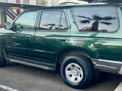 Used 2001 Toyota 4Runner SR5 image 6
