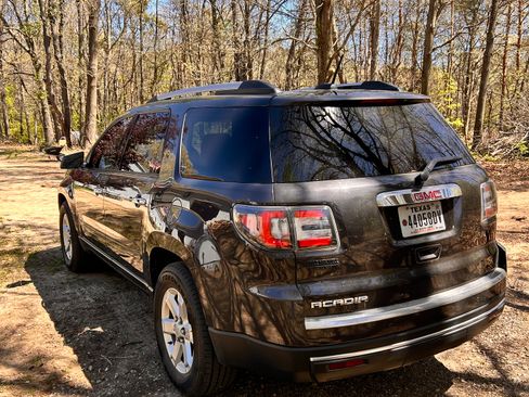 Used 2016 GMC Acadia SLE FWD image 6