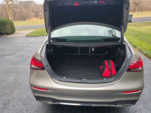 Used 2023 Mercedes-Benz E 350 4MATIC Sedan image 6