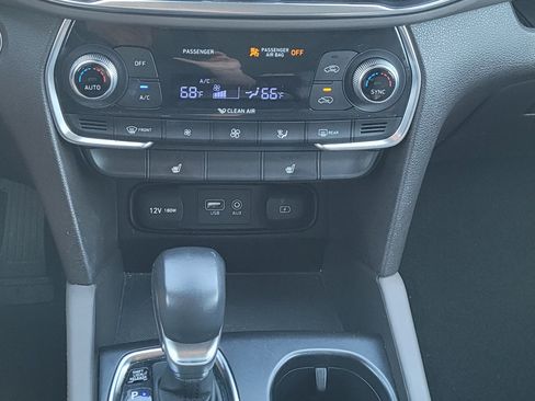 Used 2019 Hyundai Santa Fe Limited image 11