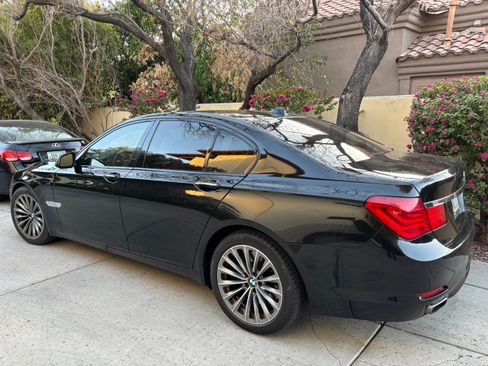Used 2009 BMW 750i image 6