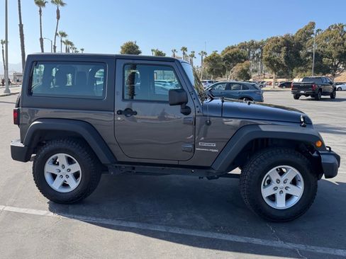 Used 2018 Jeep Wrangler Sport AWD/4WD image 2